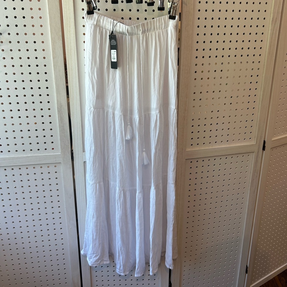 NWT Fashion Nova Summer Feels White Maxi Skirt – XS